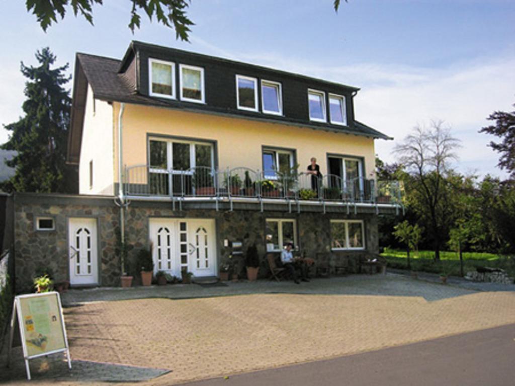Residenz Moselzauber - Ferienwohnungen Mit Pool Landschaft Ernst Exterior foto