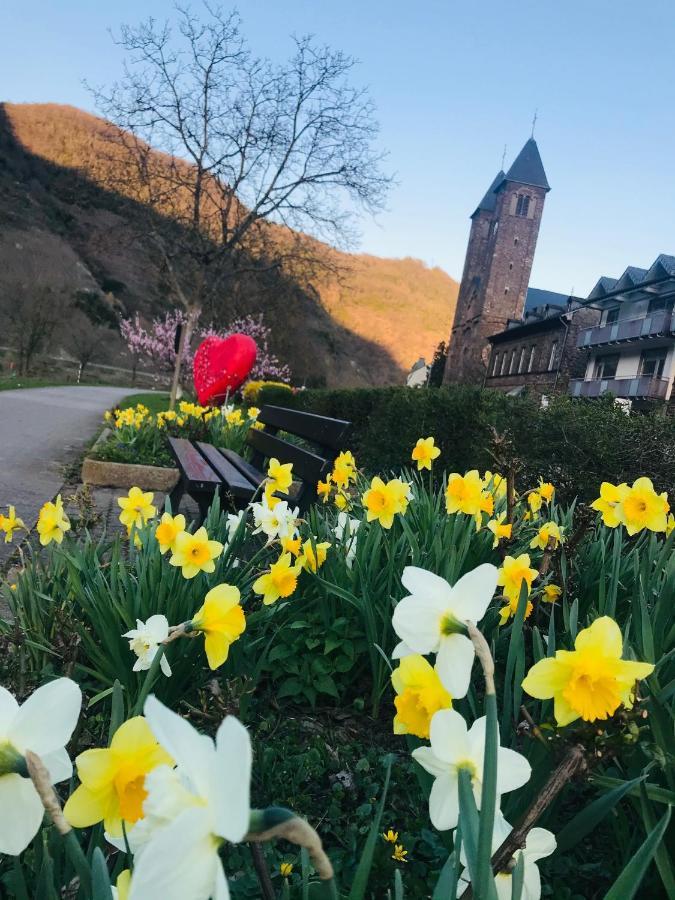 Residenz Moselzauber - Ferienwohnungen Mit Pool Landschaft Ernst Exterior foto