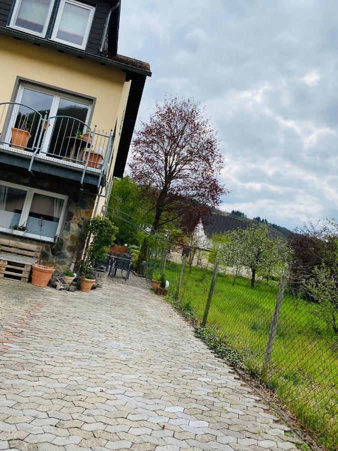 Residenz Moselzauber - Ferienwohnungen Mit Pool Landschaft Ernst Exterior foto