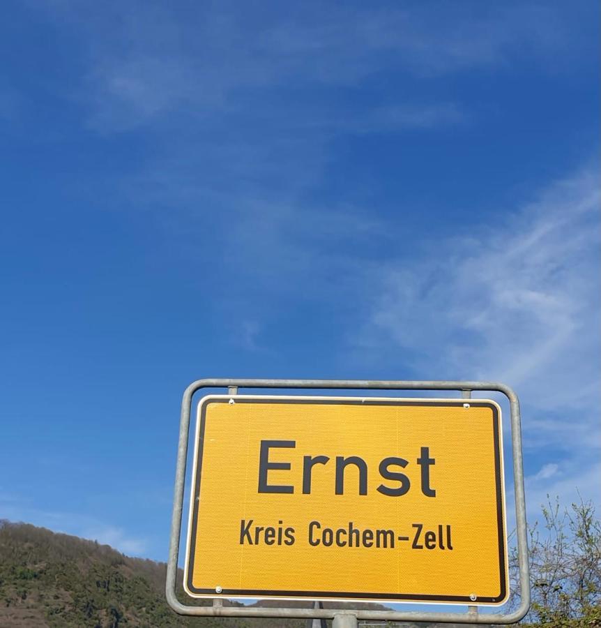 Residenz Moselzauber - Ferienwohnungen Mit Pool Landschaft Ernst Exterior foto
