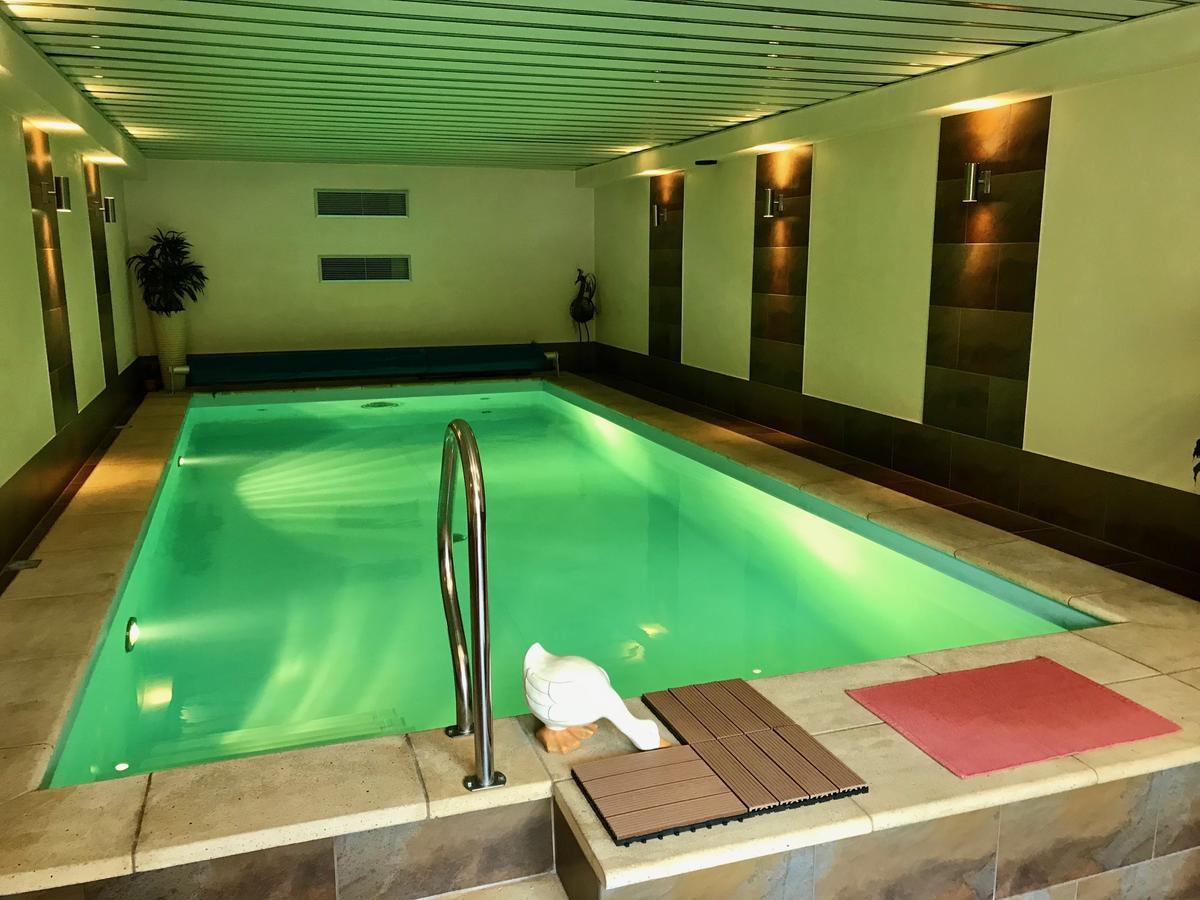 Residenz Moselzauber - Ferienwohnungen Mit Pool Landschaft Ernst Exterior foto