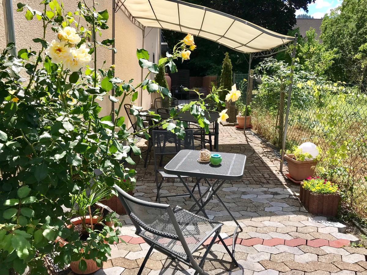 Residenz Moselzauber - Ferienwohnungen Mit Pool Landschaft Ernst Exterior foto