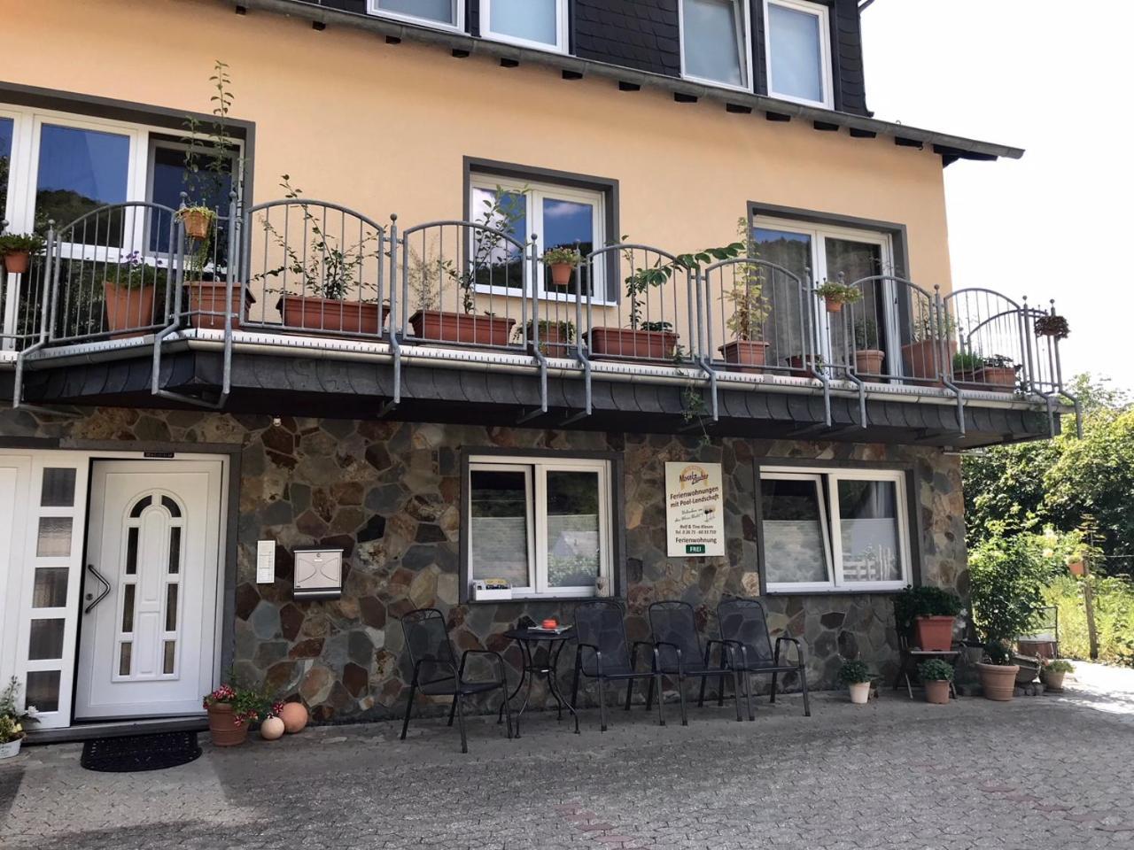 Residenz Moselzauber - Ferienwohnungen Mit Pool Landschaft Ernst Exterior foto