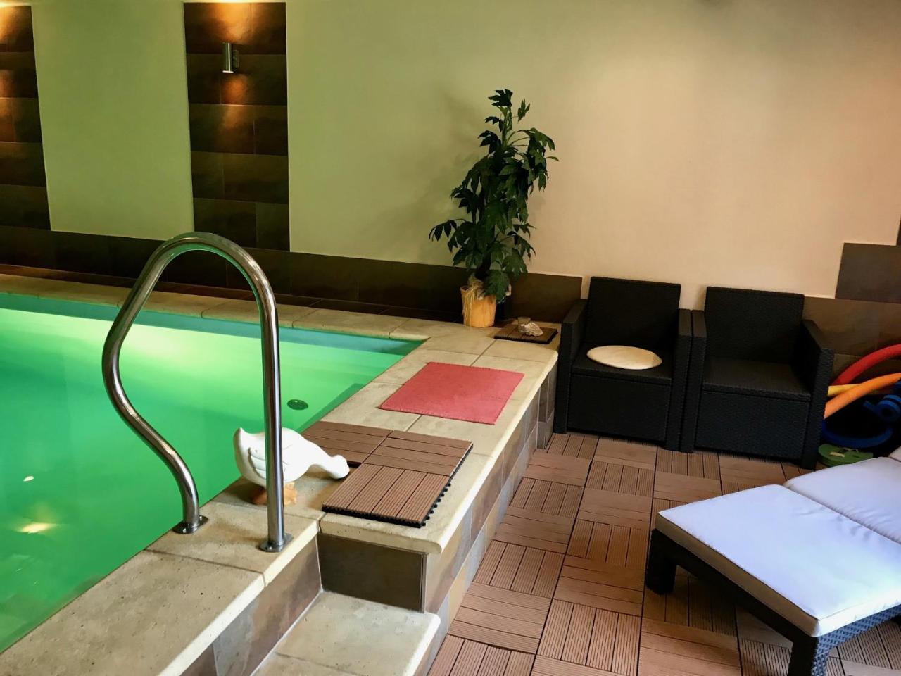 Residenz Moselzauber - Ferienwohnungen Mit Pool Landschaft Ernst Exterior foto