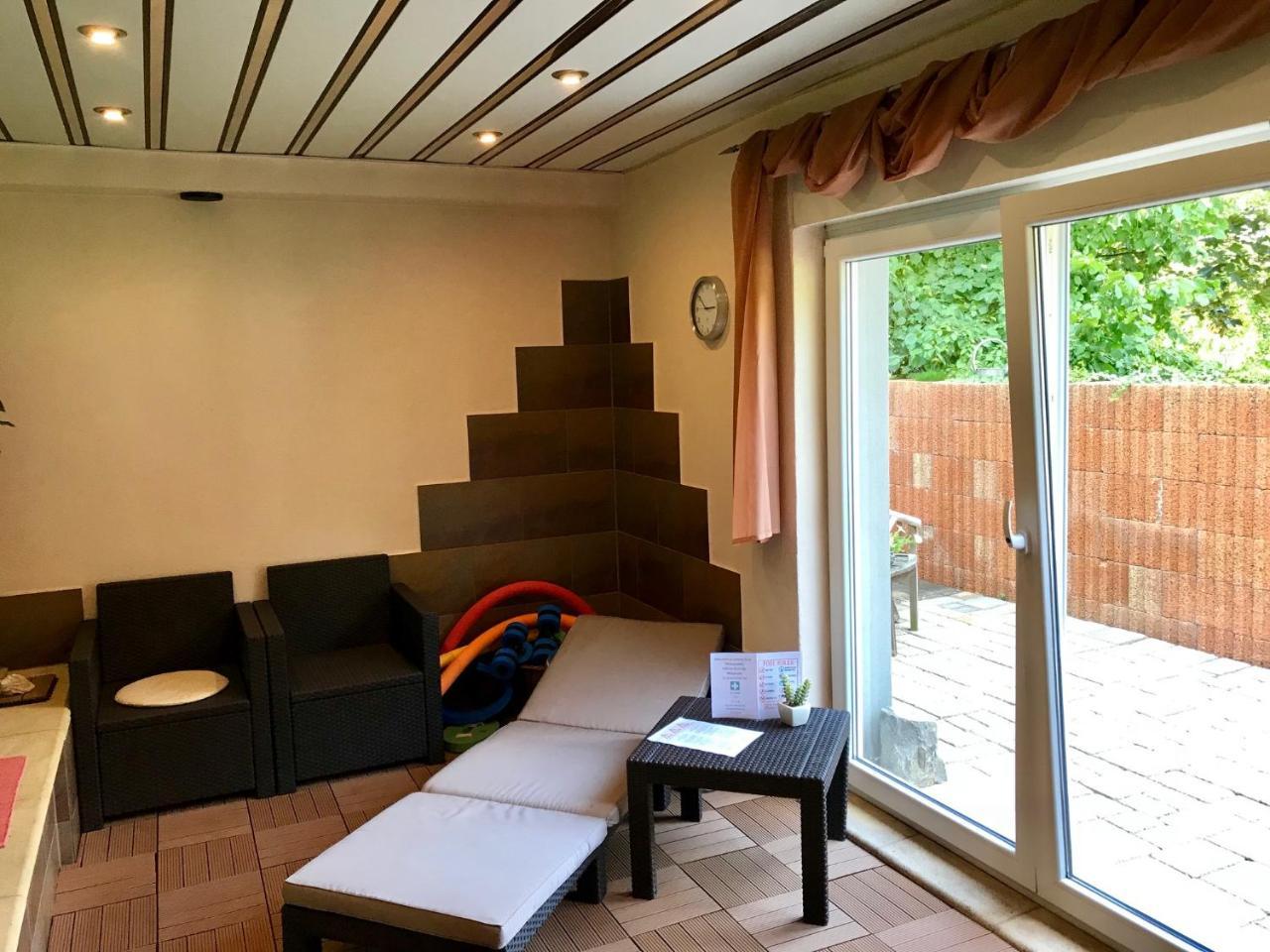 Residenz Moselzauber - Ferienwohnungen Mit Pool Landschaft Ernst Exterior foto