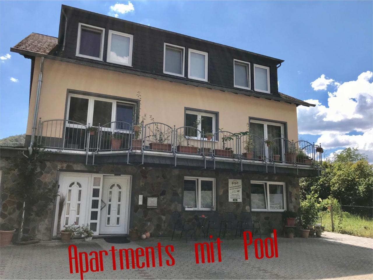 Residenz Moselzauber - Ferienwohnungen Mit Pool Landschaft Ernst Exterior foto