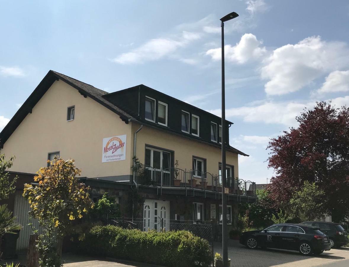 Residenz Moselzauber - Ferienwohnungen Mit Pool Landschaft Ernst Exterior foto